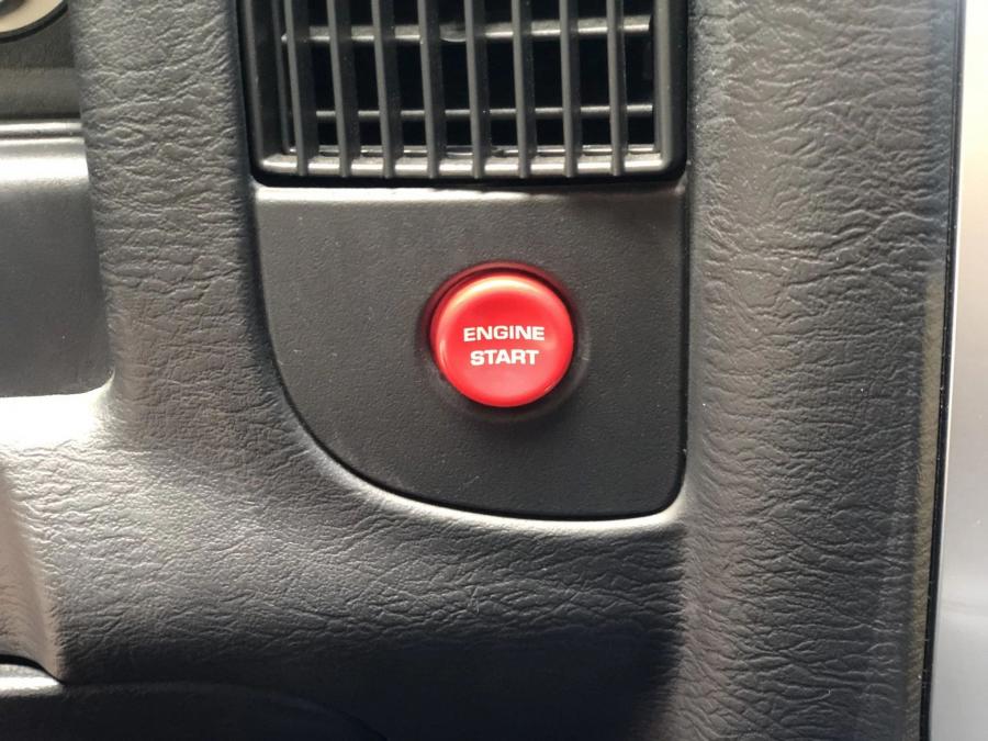 Детали интерьера Dodge Ram SRT-10 2004 года  (фото 90 из 168)